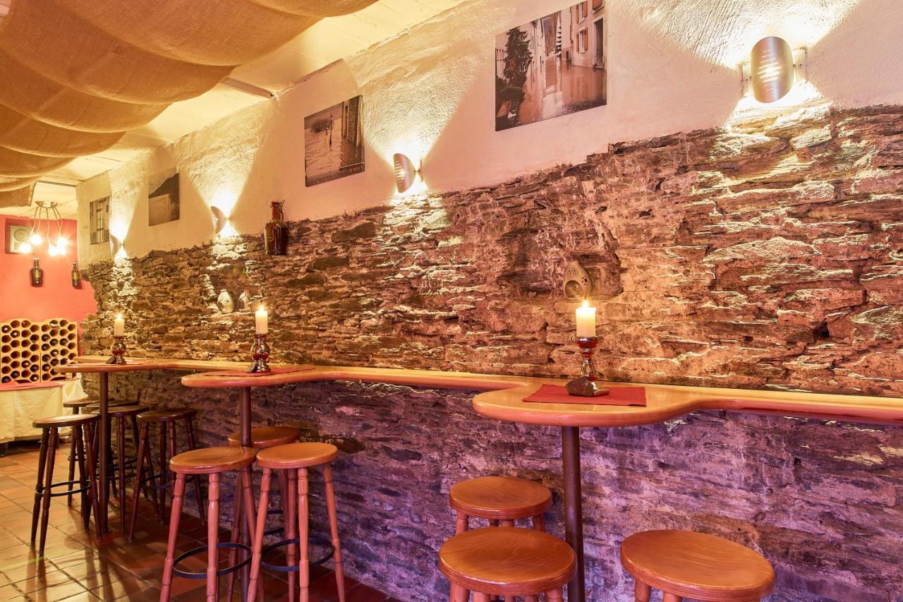 Weinhotel St. Stephanus 젤틴겐라티그 외부 사진