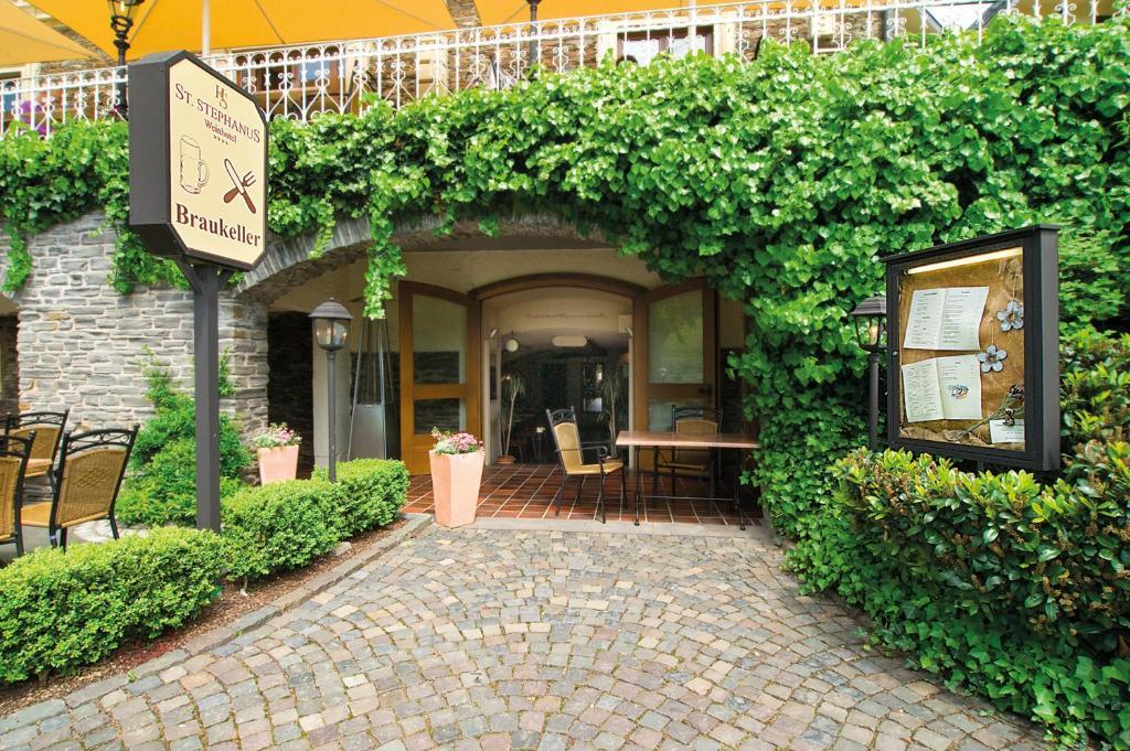 Weinhotel St. Stephanus 젤틴겐라티그 외부 사진