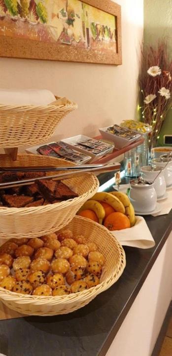 Weinhotel St. Stephanus 젤틴겐라티그 외부 사진